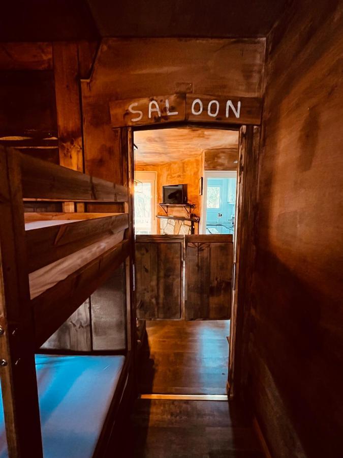 Апартаменти Old West House Pantano De San Juan Сан-Мартін-де-Вальдейґлесьяс Екстер'єр фото