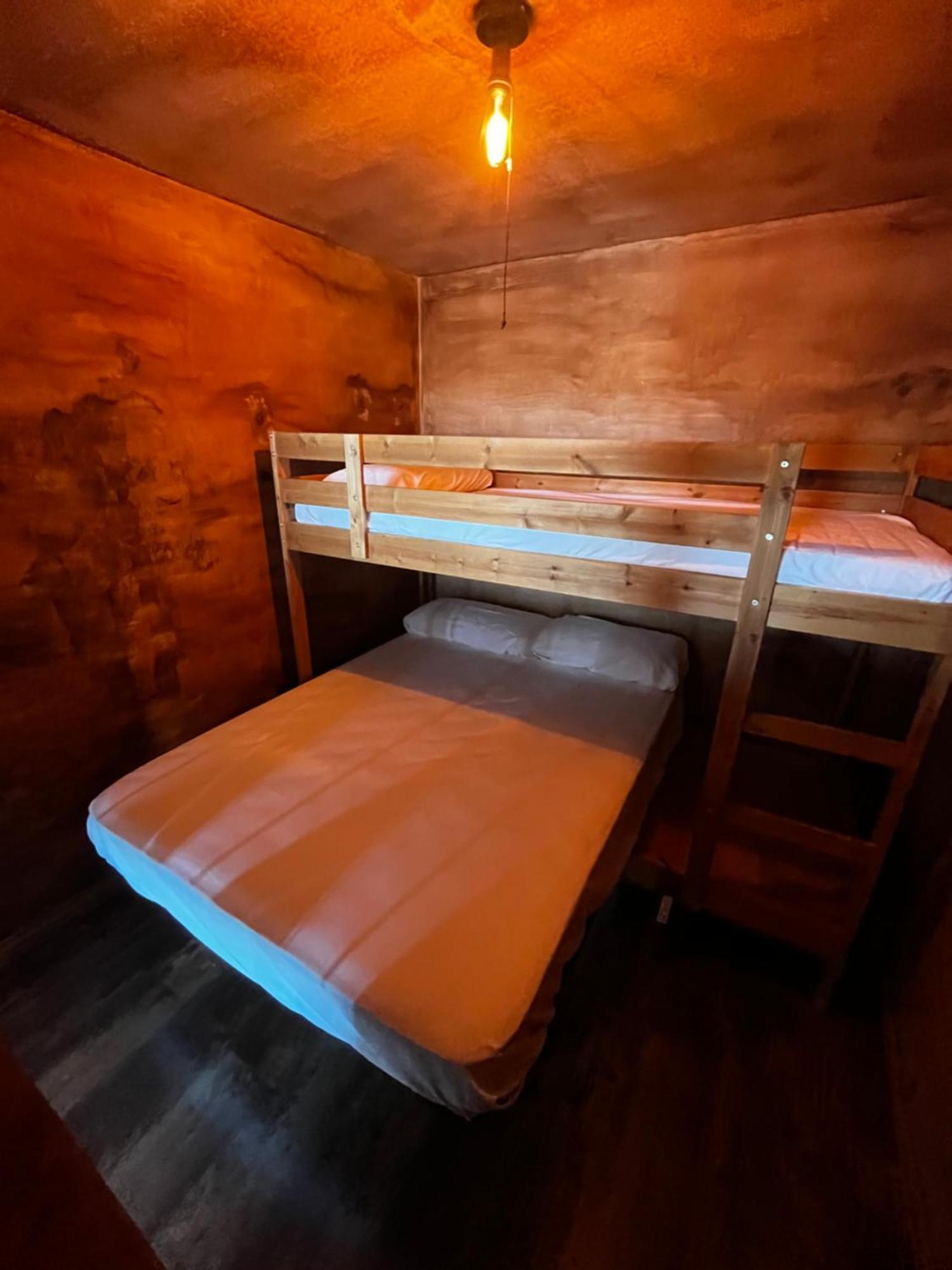 Апартаменти Old West House Pantano De San Juan Сан-Мартін-де-Вальдейґлесьяс Екстер'єр фото